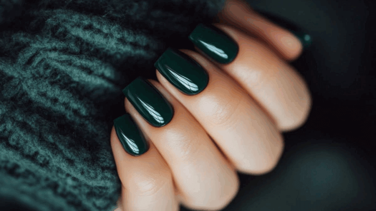Manicura "Forest Green": el estilo más elegante para el espíritu navideño