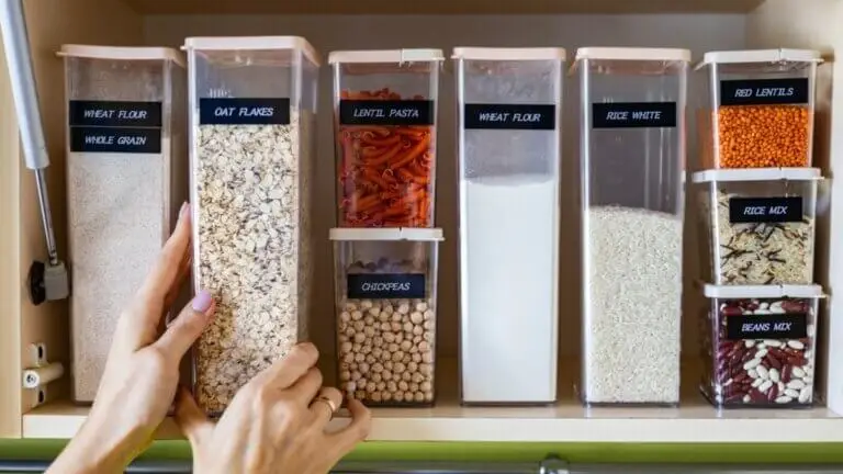 ¿No te cabe un tupper más? Aplica la regla de "uno entra, uno sale" para evitar la acumulación en tu cocina