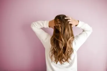 La guía para que tu cabello huela bien durante todo el día: 3 consejos prácticos