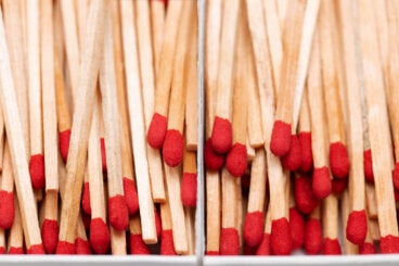 Enterrar cerillos en la tierra para fertilizar las plantas: ¿truco o mala idea?