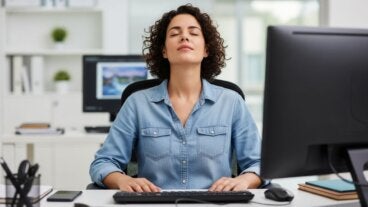 Cómo aplicar micro-descansos de manera efectiva y evitar el "burnout" al final del día
