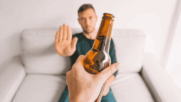 "Dry January", la tendencia de enero sin alcohol: cómo lograrlo y por qué lo necesitas
