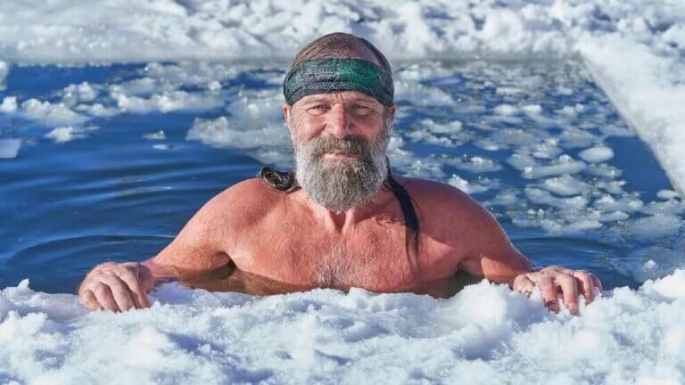 El secreto de Wim Hof para fortalecer el sistema inmune en los meses más fríos