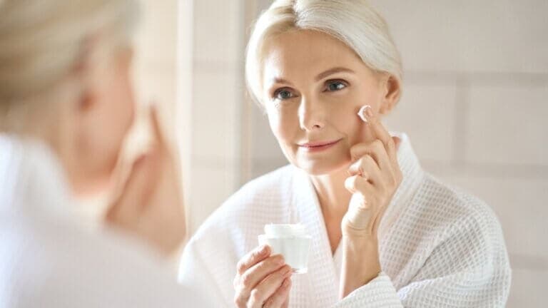Cómo preparar e hidratar la piel de tu rostro para el maquillaje de Nochevieja