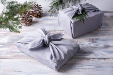 Cómo envolver regalos al estilo Furoshiki: la técnica japonesa que no usa papel