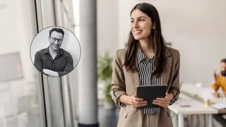 Simon Sinek, motivador, "Trabajar duro por algo que no nos importa se llama estrés; trabajar duro por algo que amamos se llama pasión"