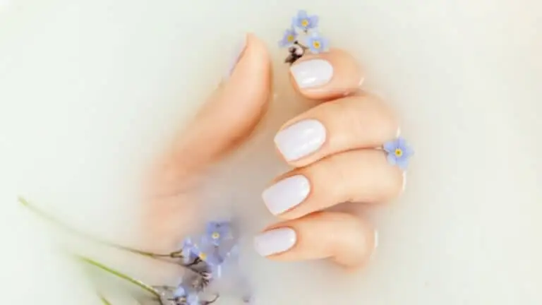 Manicura "milky" para uñas cortas: 4 estilos elegantes y modernos