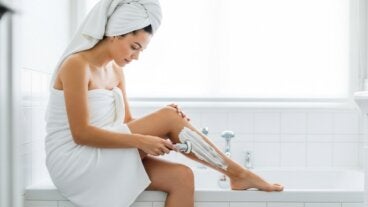 Piel de fresa en invierno: por qué pasa y cómo evitar pelos enquistados al depilarte