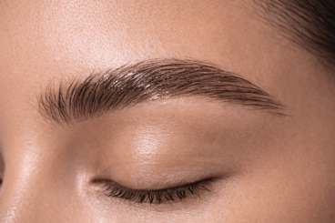 ¿Qué pasa con tus cejas cuando les aplicas vaselina todas las noches antes de dormir?