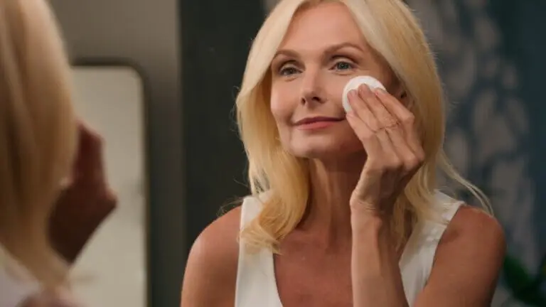 6 errores que hacen que tu maquillaje se vea polvoso (y cómo evitarlos)