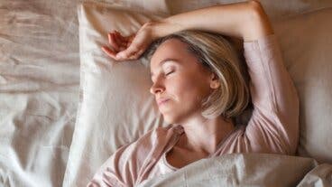 Esto es lo que ocurre en tu cuerpo mientras duermes (y no lo sabías)