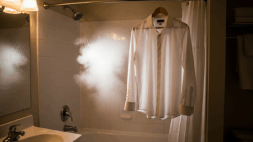 ¿Cómo quitar arrugas de una camisa en 5 minutos sin planchar? 2 métodos que funcionan