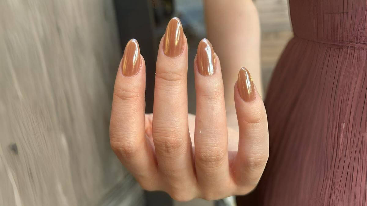 Uñas mocha latte glaseadas