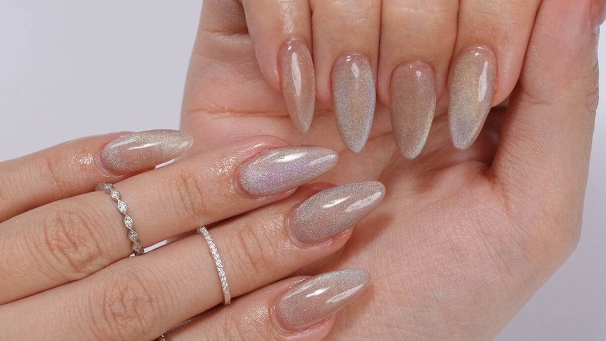 Uñas esculpidas almendradas