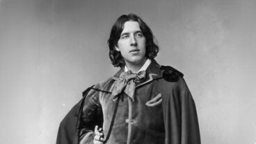 Oscar Wilde: "Vivir es lo más raro del mundo. La mayoría de la gente existe, eso es todo."