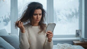 ¿Pelo seco y quebradizo en invierno? 4 cambios para mantenerlo hidratado y sin frizz