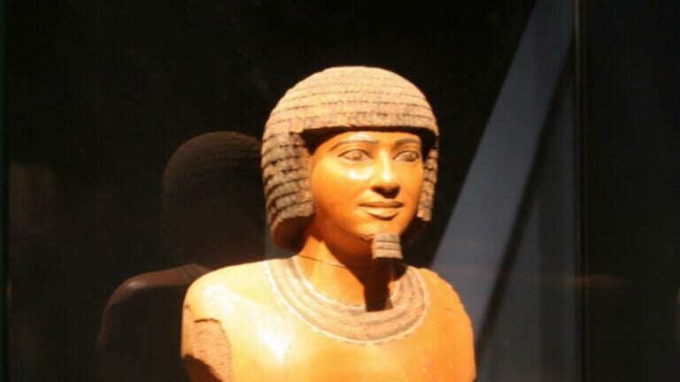 Enseñanzas de Ptahhotep: "La fuerza del hombre es su lengua: la palabra es más poderosa que cualquier pelea"