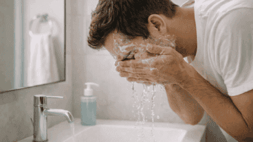 La limpieza facial también es clave para los hombres: cómo hacerla en 2 minutos