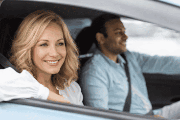 Si te mareas siempre en el coche, estos 7 consejos te ayudarán a evitarlo