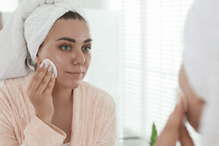 ¿Piel grasa? Esta rutina de mañana y noche te ayuda a controlarla sin resecar
