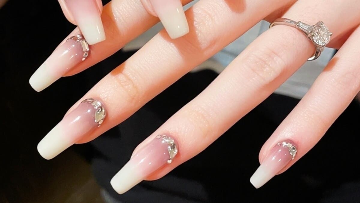 Uñas chai latte ombré