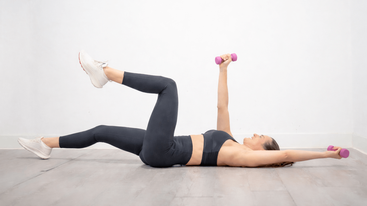 Deadbug con mancuernas