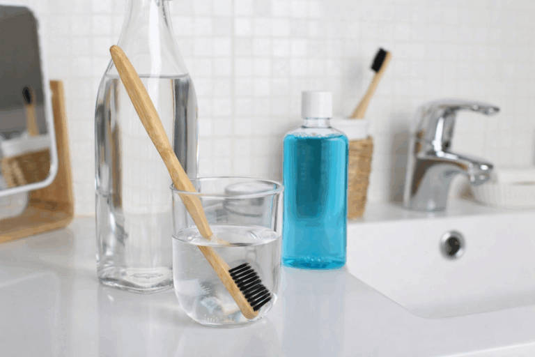 Cómo desinfectar tu cepillo de dientes fácilmente tras cada uso