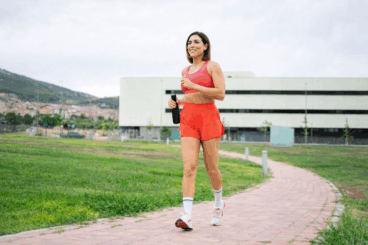 ¿Cuánto debes caminar después de los 50 para que cuente como ejercicio?