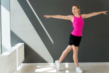 Prueba estos 5 ejercicios para mejorar el equilibrio que puedes hacer todos los días