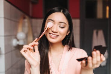 ¿Qué pasa si no te pones primer cuando te maquillas? (y cómo hacerlo correctamente)