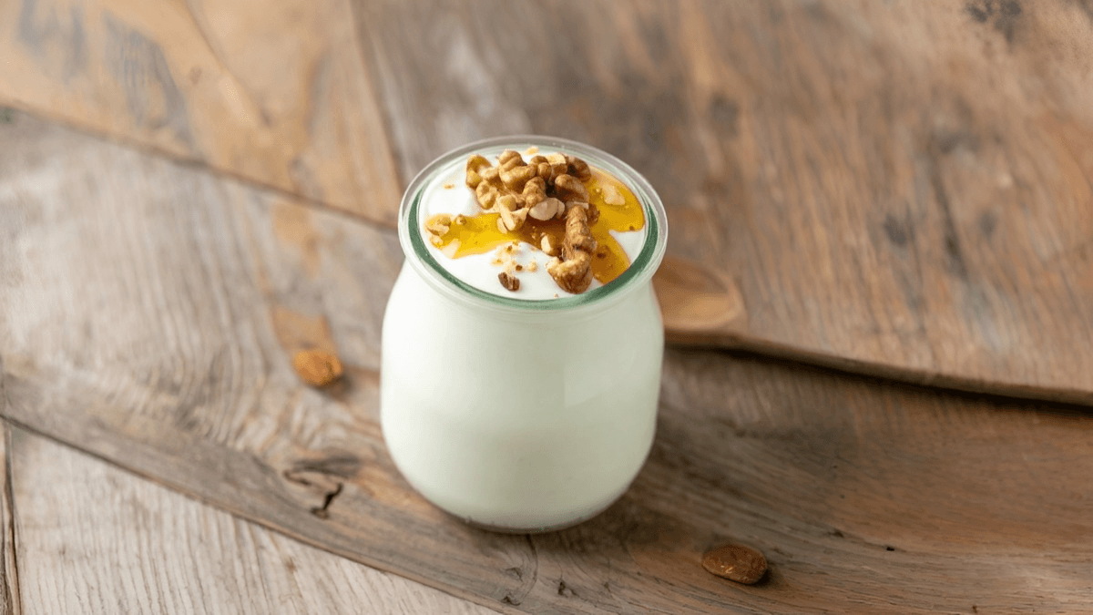 Parfait con miel y nueces