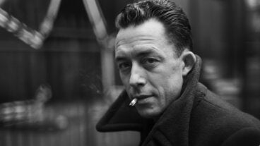 Albert Camus: "En medio del invierno descubrí en mí un verano invencible"