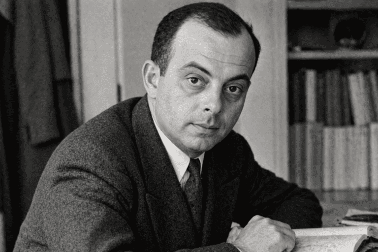 Antoine de Saint-Exupéry: "Es mucho más difícil juzgarse a sí mismo que juzgar a los demás"