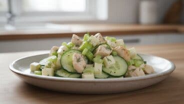 3 ensaladas con pollo que te resuelven una cena ligera