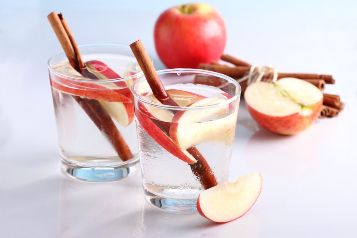 Agua de manzana con canela