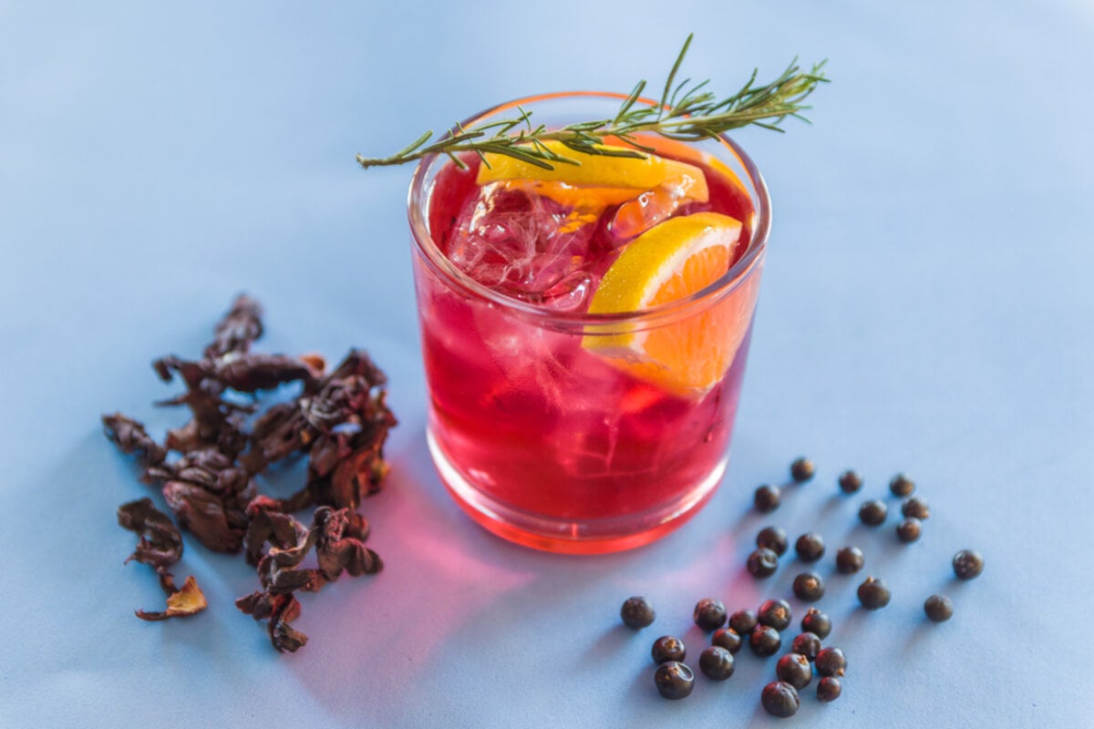 Infusión fría con hibisco y naranja