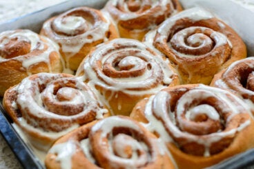 7 formas de variar el sabor de tus rollitos de canela con nuevos rellenos y coberturas