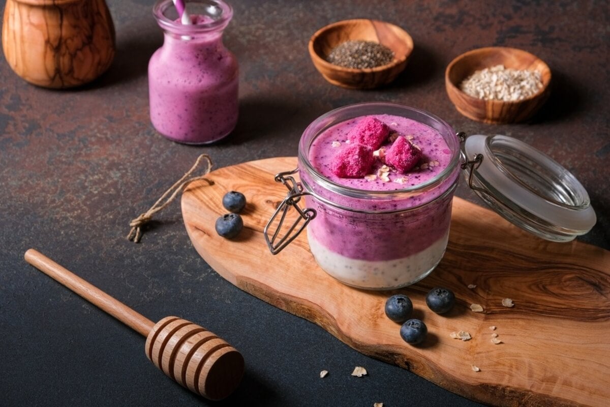 Smoothie con arándanos, avena y chía
