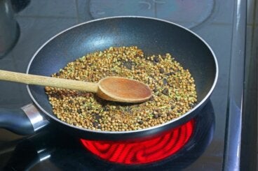 Cómo tostar especias para potenciar su sabor sin que lleguen a quemarse