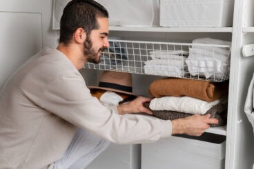 ¿Vives con mucha humedad? 8 cuidados para evitar moho en tus muebles y armarios