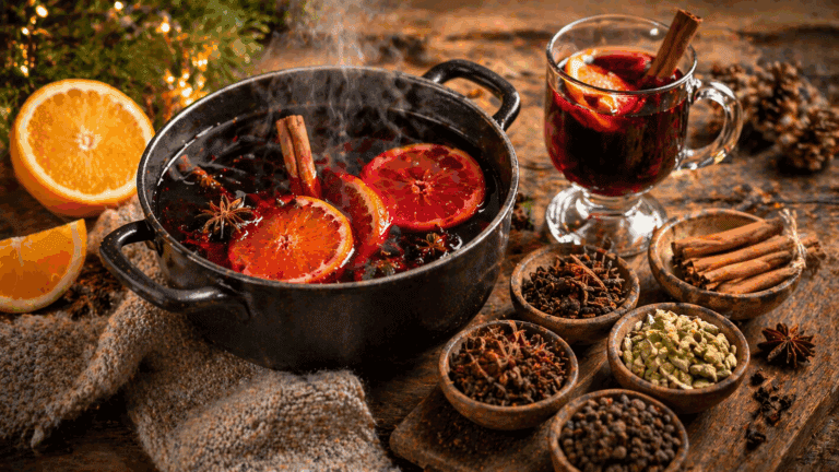 Cómo preparar un vino caliente en casa: 6 especias que no fallan