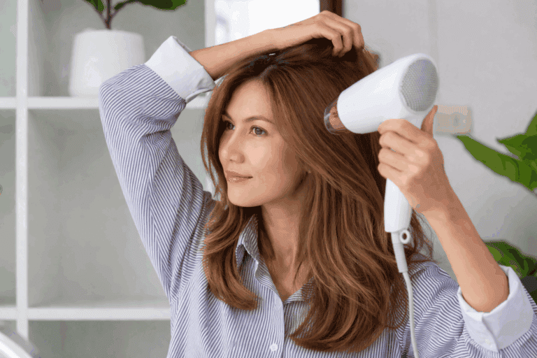 3 formas simples de dar volumen al cabello liso sin parecer despeinado o sucio
