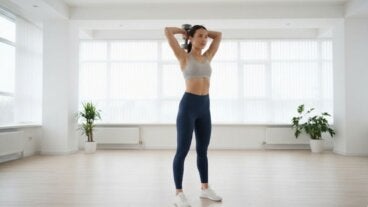 7 ejercicios con mancuernas ligeras para tonificar los brazos