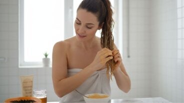 Cómo hacer la mascarilla de papaya que deja tu cabello brillante y manejable desde el primer uso