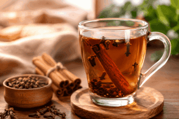 7 bebidas reconfortantes con clavo y canela para bajar el ritmo en la tarde