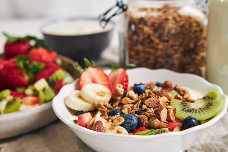 Desayunos dulces con mejor balance: qué cambia cuando no todo depende del azúcar rápido