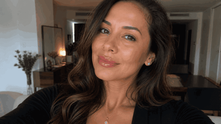 Labios jugosos en minutos: cómo darles más volumen con maquillaje y brillo