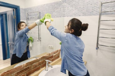 Cómo limpiar tus espejos sin dejar marcas ni huellas