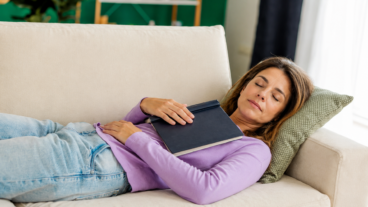 Dormir una siesta breve puede despertar tu creatividad, según un estudio del MIT y Harvard