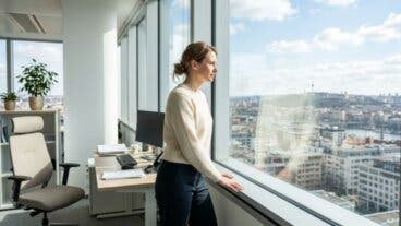Mirar por la ventana 2 minutos: una micro pausa para despejarte